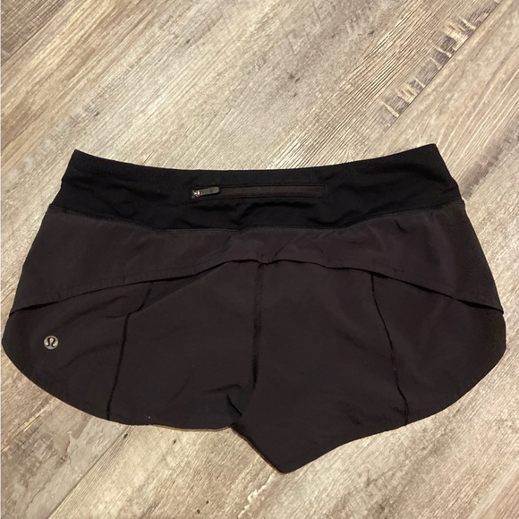 Lululemon Speed Up Shorts - Picture 4 of 4